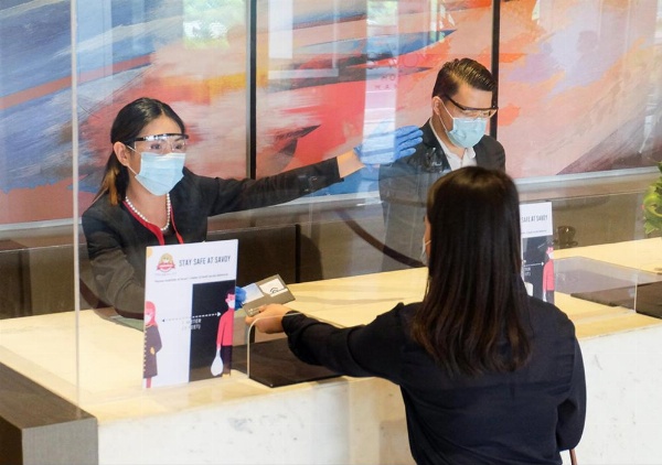 Savoy Hotel Manila image 11