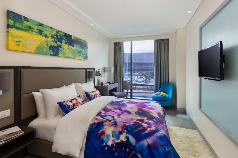 Essential 1 Queen Room